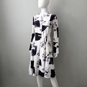 Natori Zen Garden Silky Long Sleeve Romantic Dress, Neutral Flowy Size 4